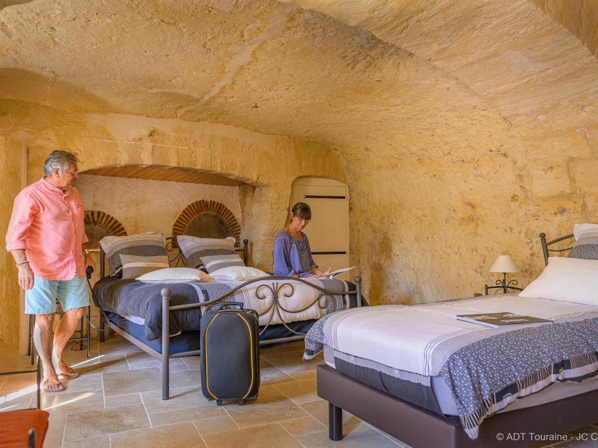 Maison Troglodyte Elegante Avec Spa, Salle De Jeux Et Jardin Clos A Vouvray - Fr-1-381-87 Экстерьер фото