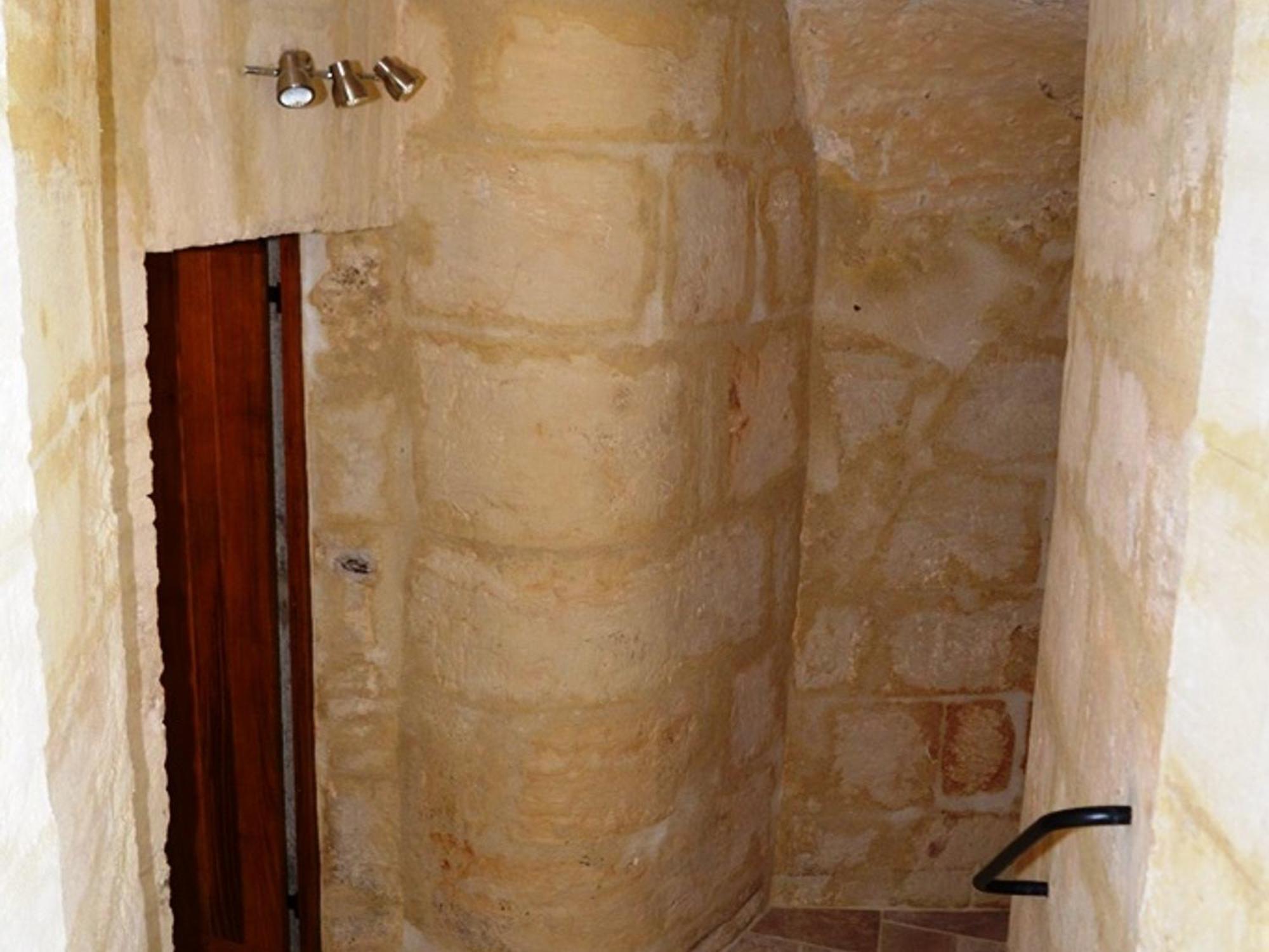 Maison Troglodyte Elegante Avec Spa, Salle De Jeux Et Jardin Clos A Vouvray - Fr-1-381-87 Экстерьер фото