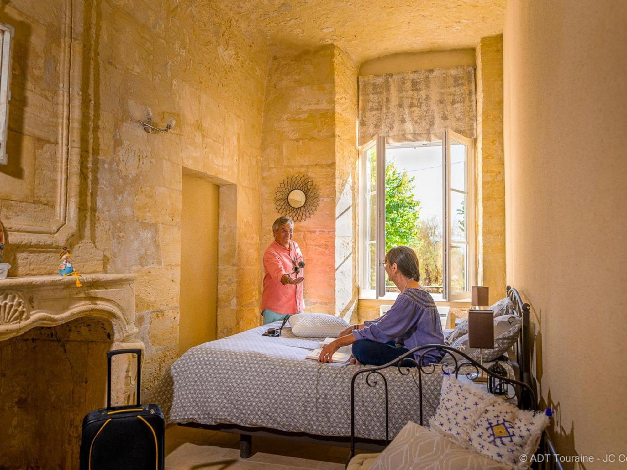 Maison Troglodyte Elegante Avec Spa, Salle De Jeux Et Jardin Clos A Vouvray - Fr-1-381-87 Экстерьер фото