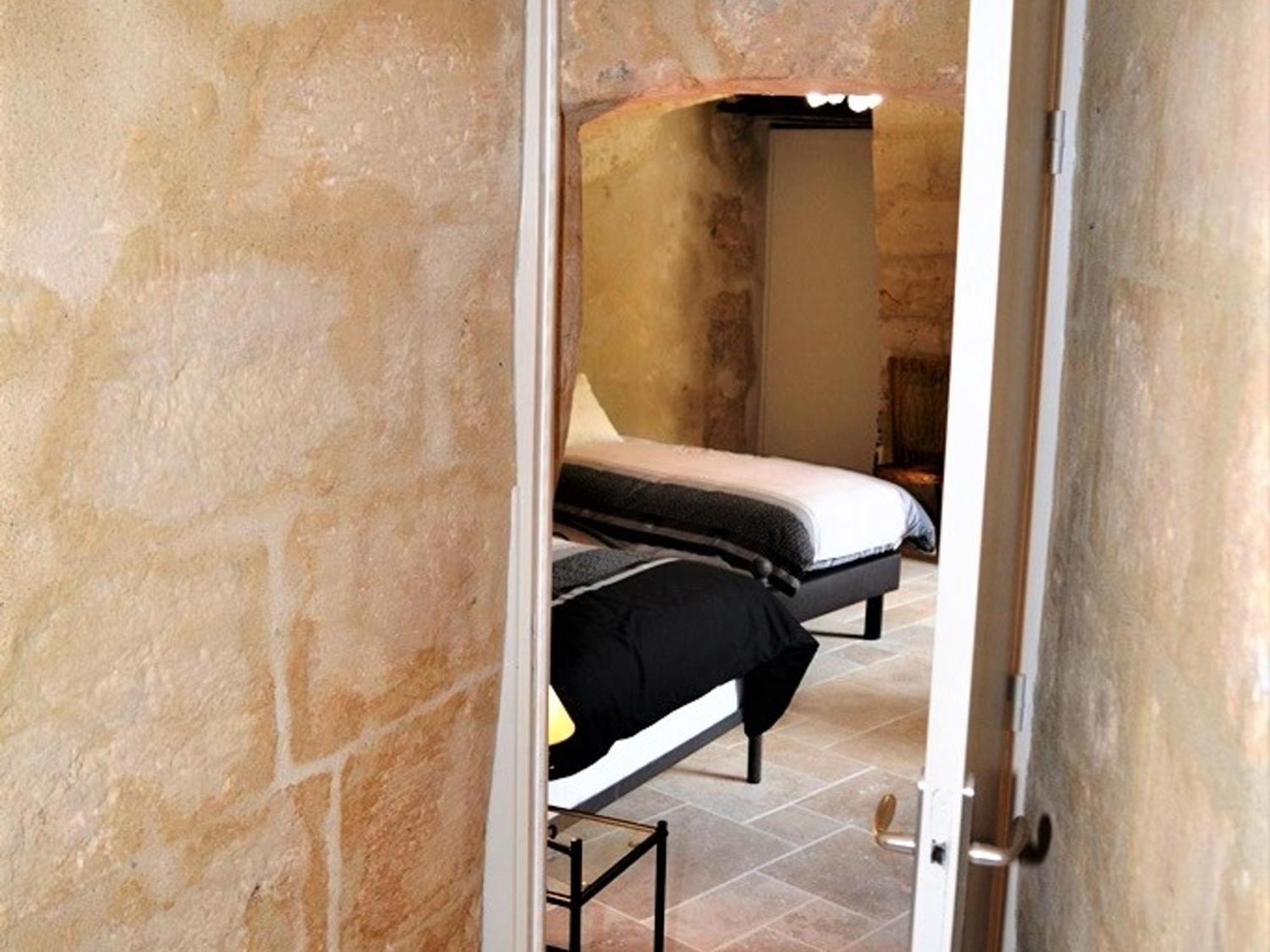 Maison Troglodyte Elegante Avec Spa, Salle De Jeux Et Jardin Clos A Vouvray - Fr-1-381-87 Экстерьер фото