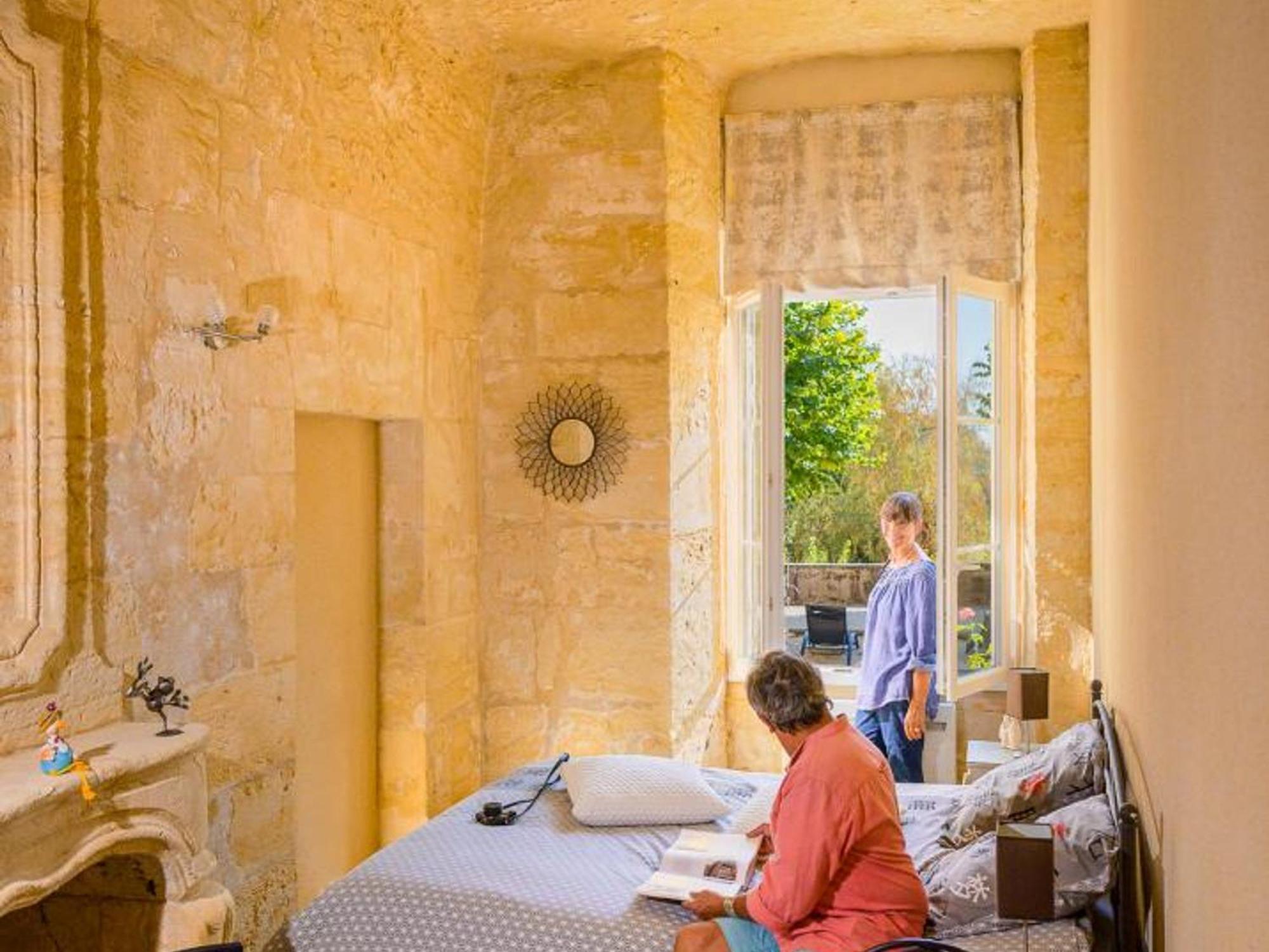 Maison Troglodyte Elegante Avec Spa, Salle De Jeux Et Jardin Clos A Vouvray - Fr-1-381-87 Экстерьер фото
