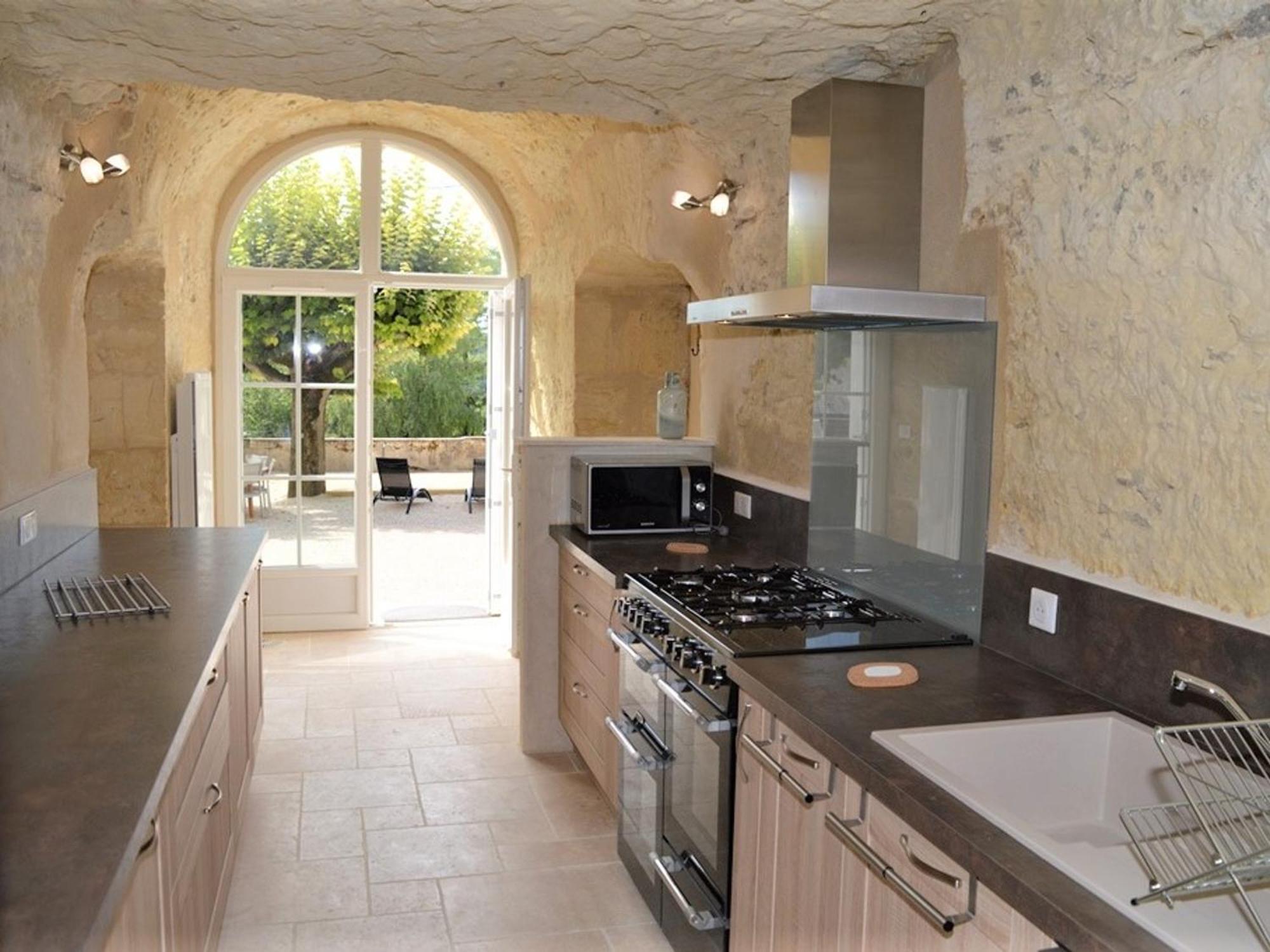 Maison Troglodyte Elegante Avec Spa, Salle De Jeux Et Jardin Clos A Vouvray - Fr-1-381-87 Экстерьер фото